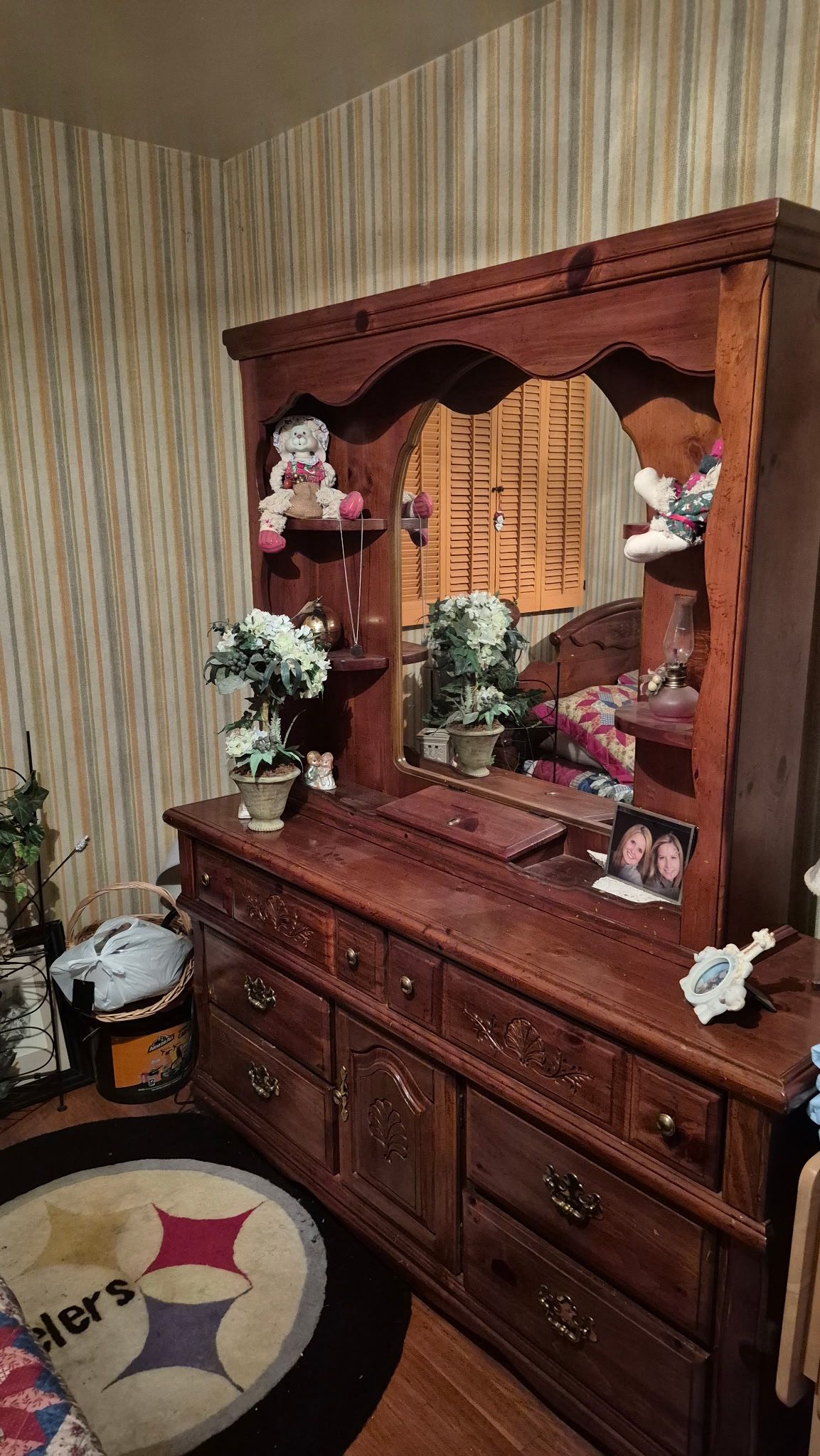 Queen Bed & Dresser With Mirror Good Condition  