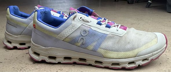 Sporty On Cloudtec running shoes