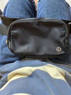 lululemon fanny pack