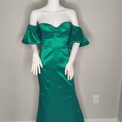 Green Off The Shoulder Prom Dress, Gown , Size 7