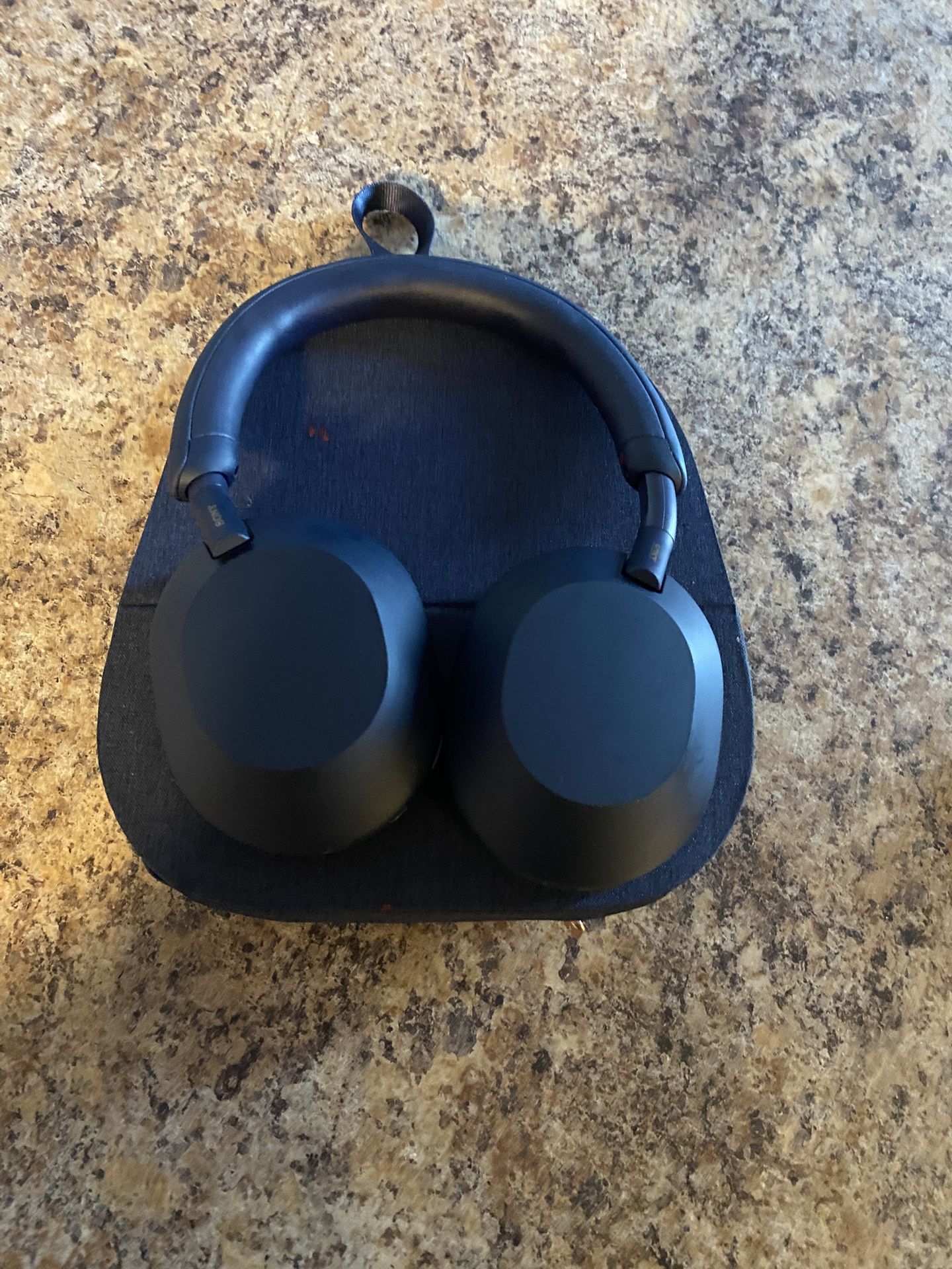Sony XM5 Headphones
