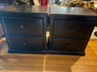 2 nightstands