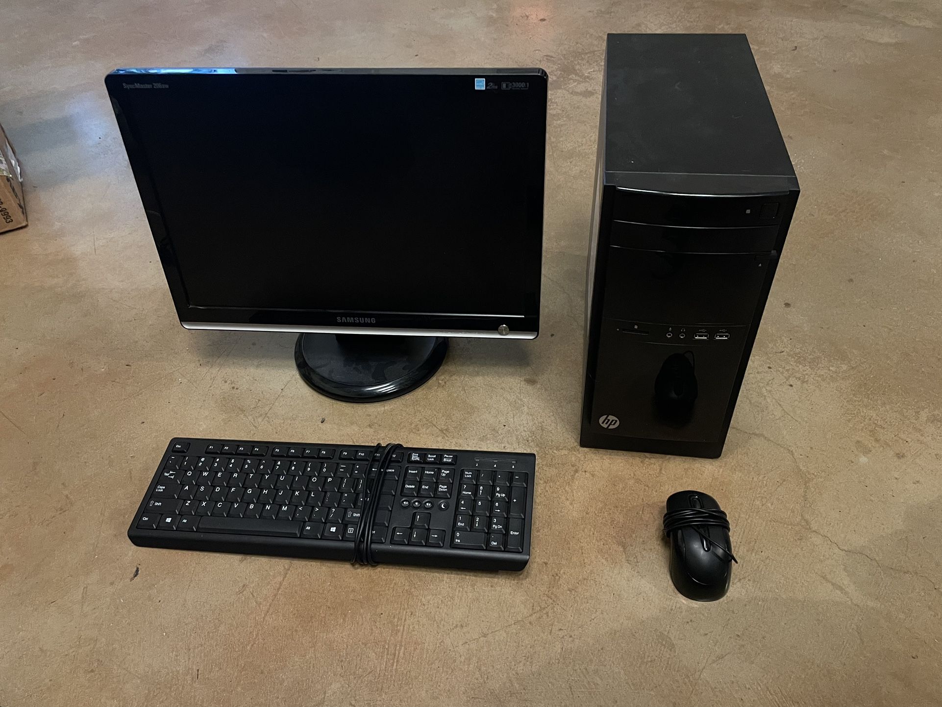 HP 110-210 Desktop Computer