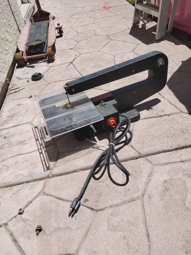 Scroll Saw By Dremel