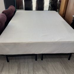 Queen Bed/ Cama Matrimonial 