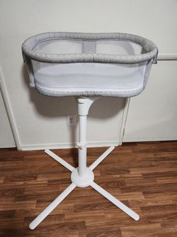 HALO BassiNest Next Generation Essentia Series Bassinet