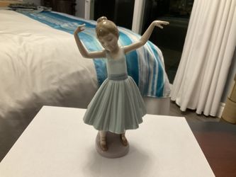LLADRO FIGURINE 
