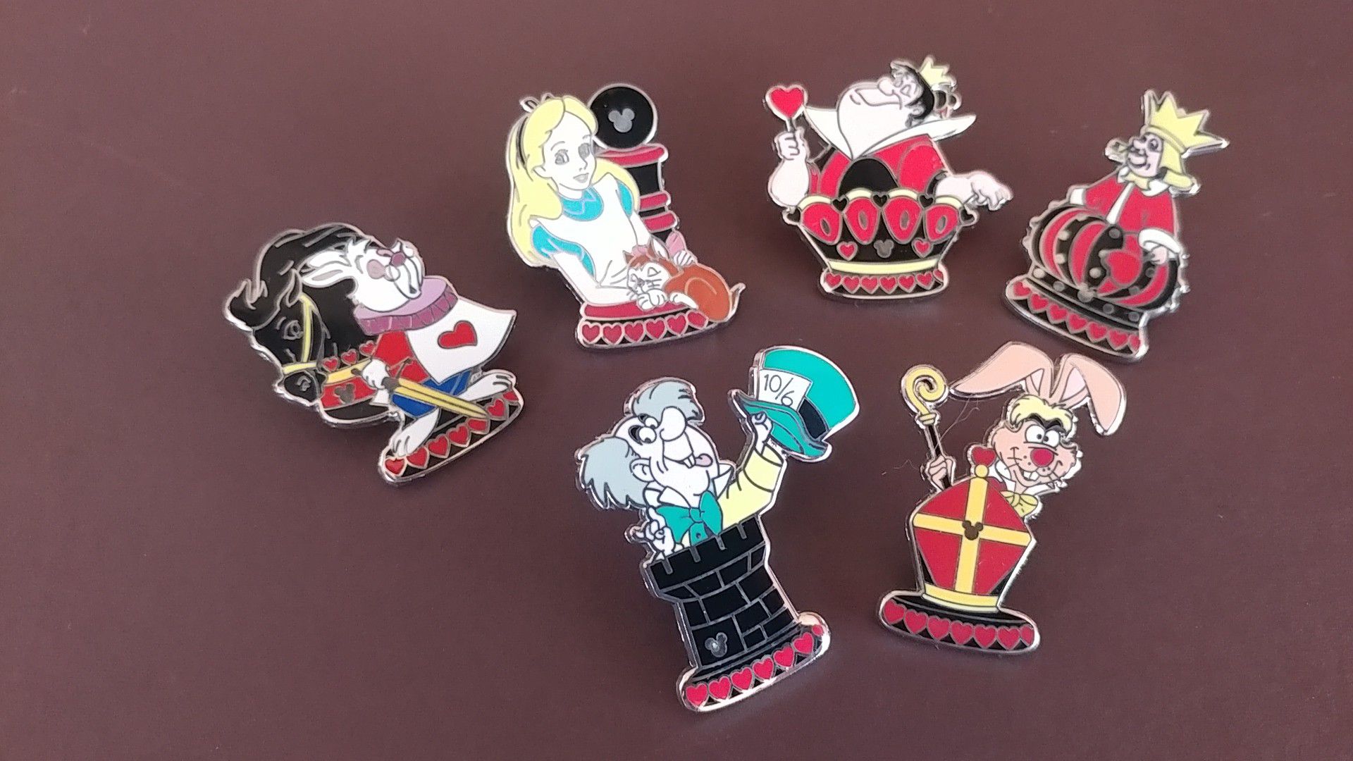 Set of 6 "hidden Mickey" trading pins