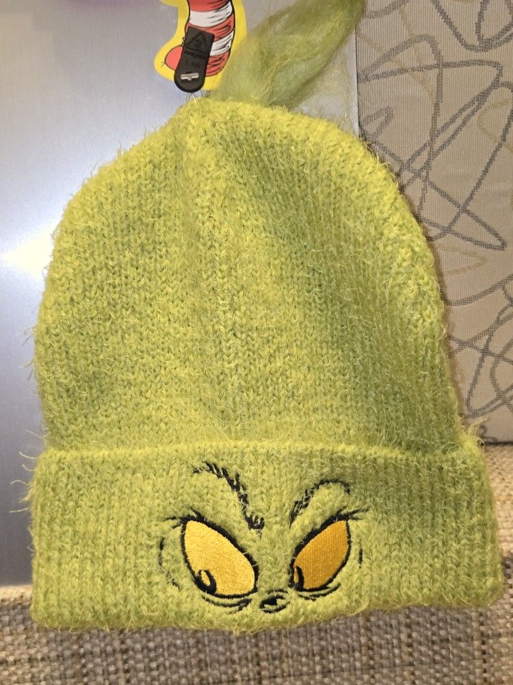 Dr. Seuss Grinch Beanie Fuzzy Green UNISEX OSFM