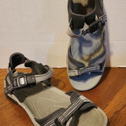 Women's Keens Sz 10