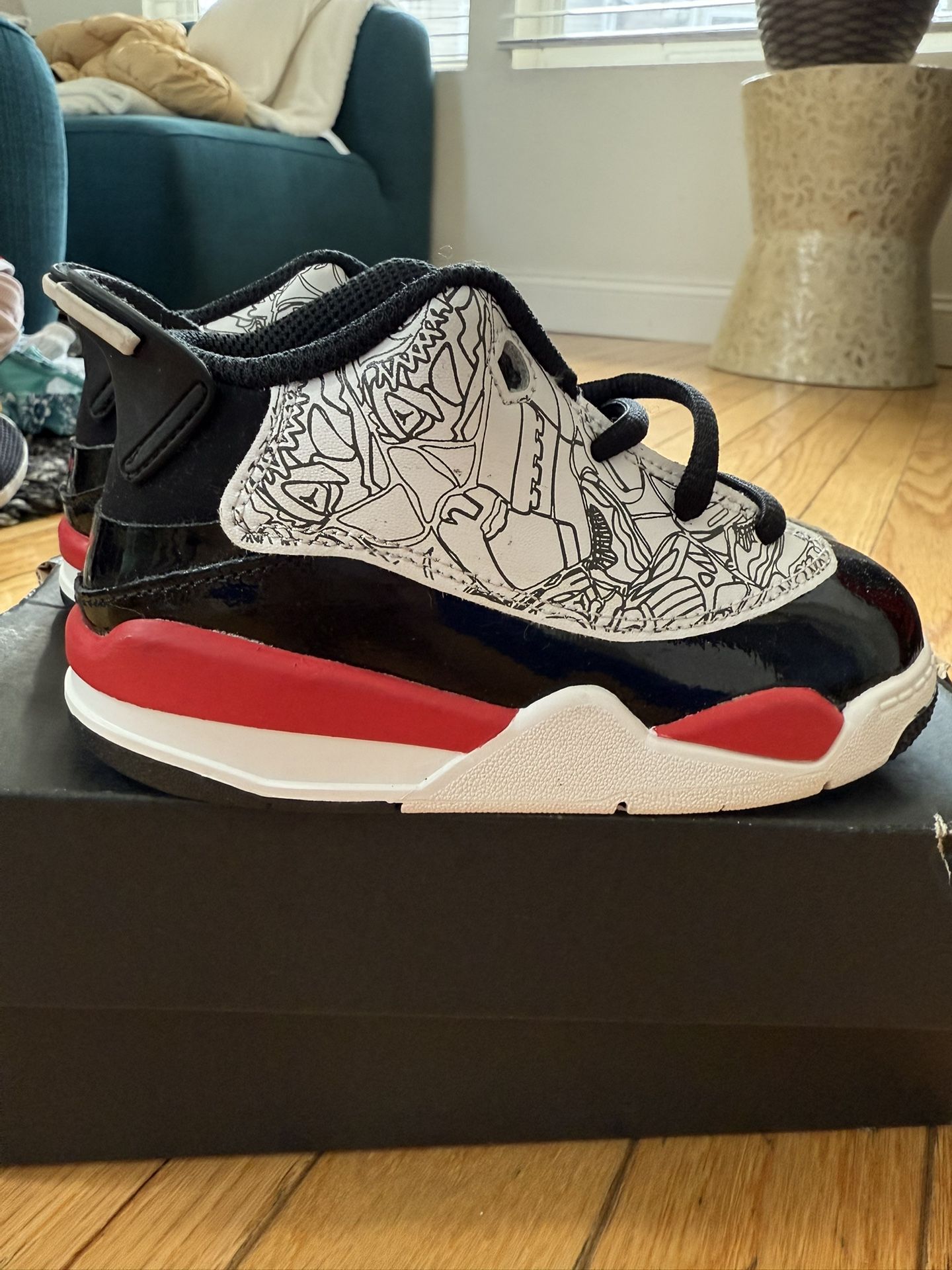 Almost New toddler Jordans! Size 8c