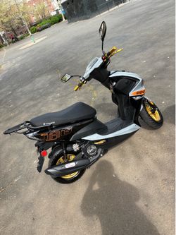 200cc Jag 2025 Gris con negro tiene sus documentos llaves todo recibo Ami nombre