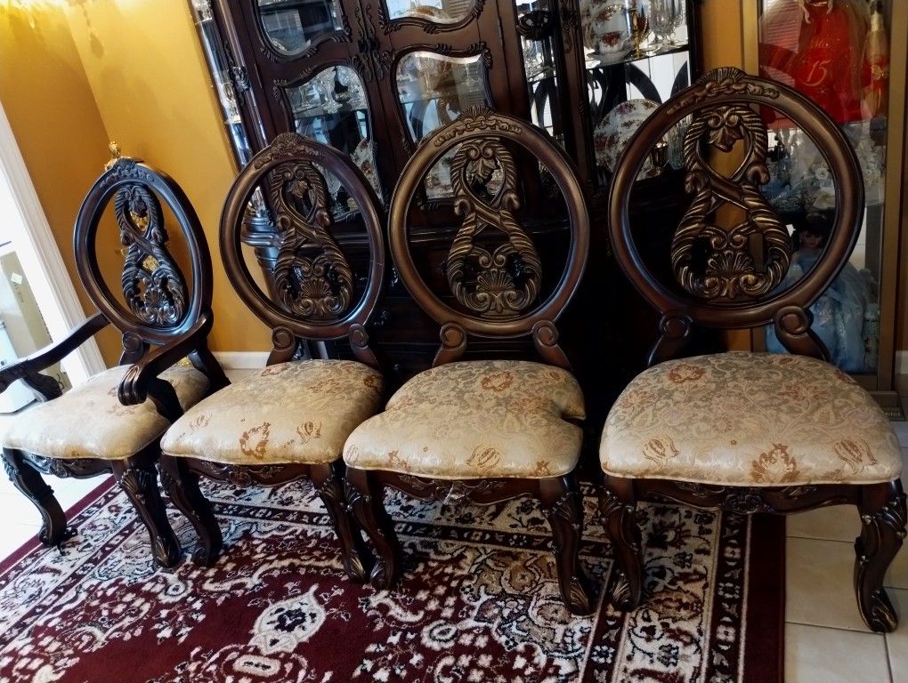 4 Chairs