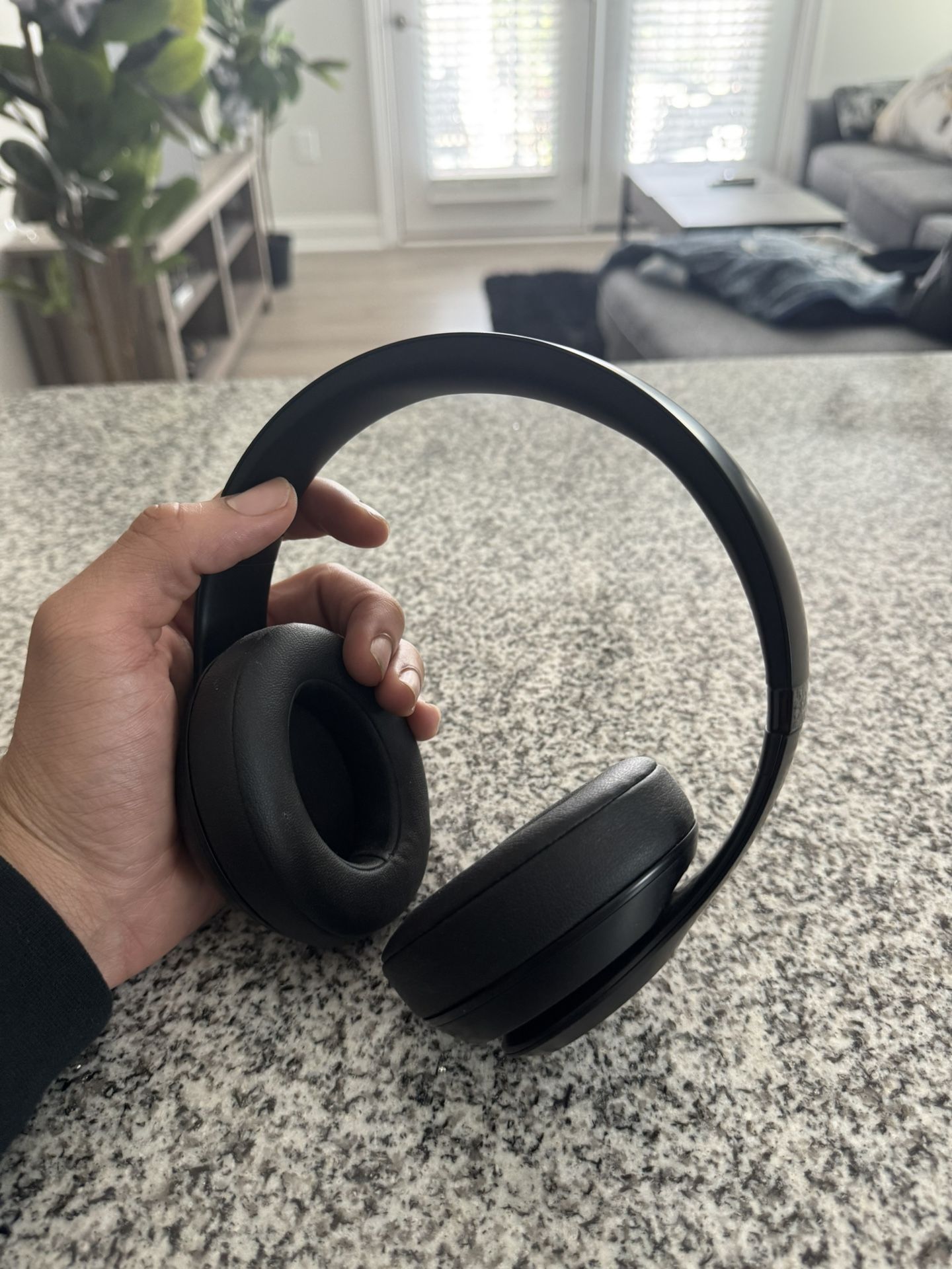 Beats Studio3 Wireless Noise Cancelling Headset Headphones (Defective)