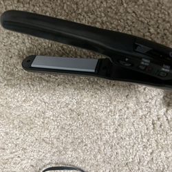 Hair Straightener Brand New By Conair (GROUP FOR DEALS)
