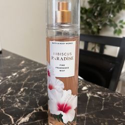 Hibiscus Paradise Bath & Body Works Spray.