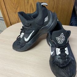 Nike Black Size 6.5 Y (8.5W)
