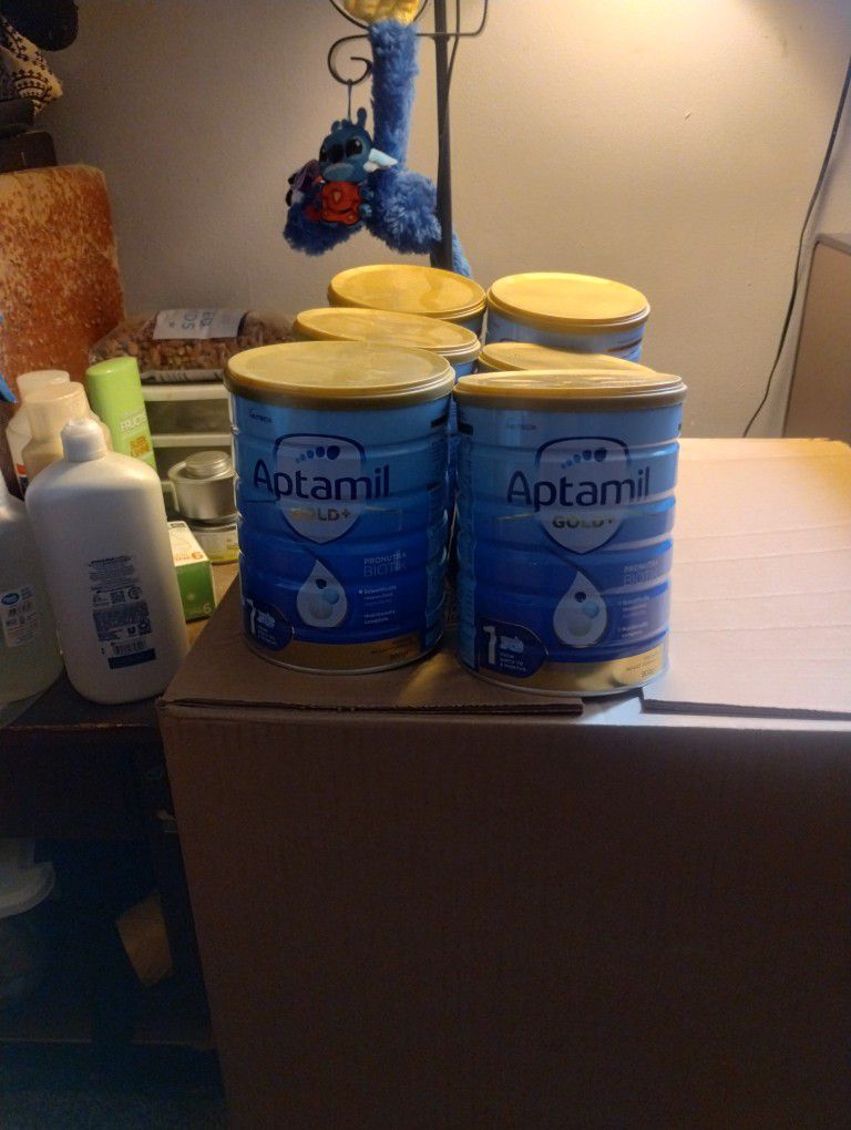 6 Cans Of Baby Formula 