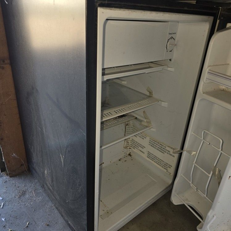 Small Frigerator Working