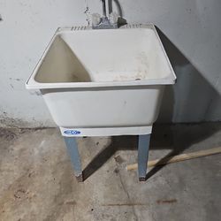 Utilty sink
