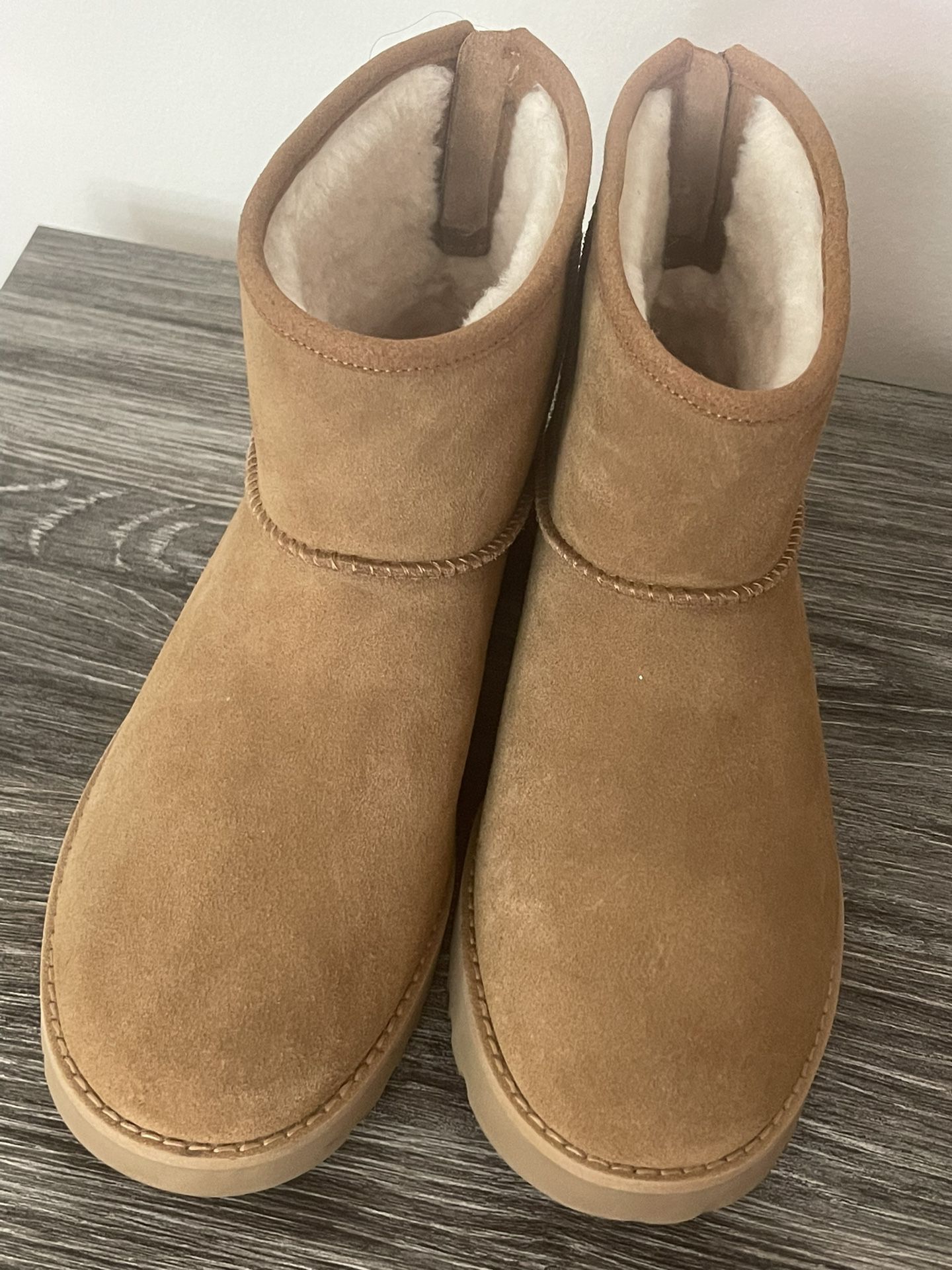 Size 9 UGG boots