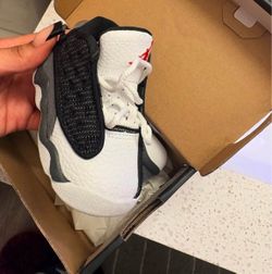 Jordan 13s toddler size 4C