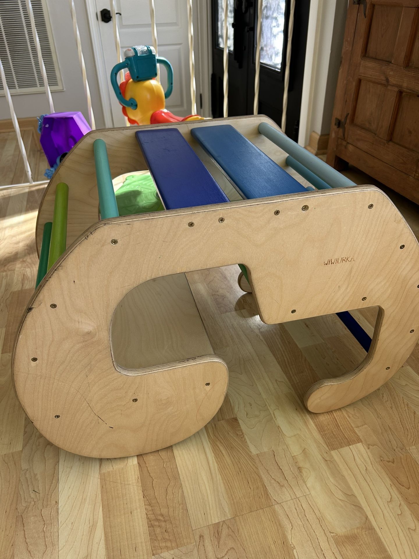 Montessori Rocker Desk Up To 3 Years Old