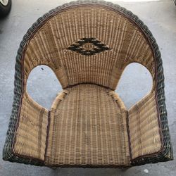 wicker armchair with green Trimmings Pattern 