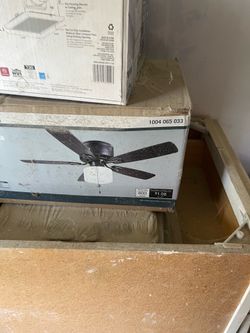 Hampton bay bellina 42-inch Let me know need gone asap! $100