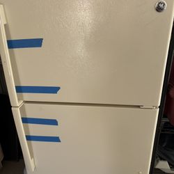GE  Refrigerator/ Freezer