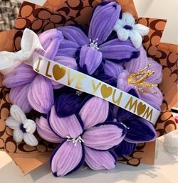 Pipe cleaner flower bouquet