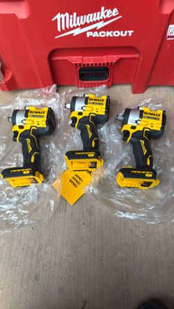 Dewalt atomic 1/2 compact wrench (cat no. DCF921) (NEW)