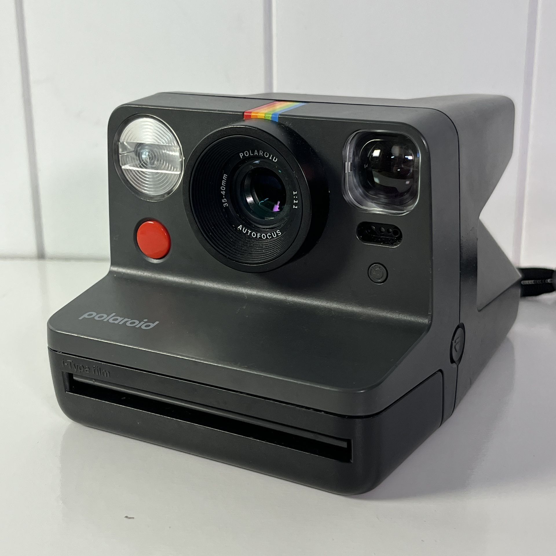 Polaroid Now instant camera