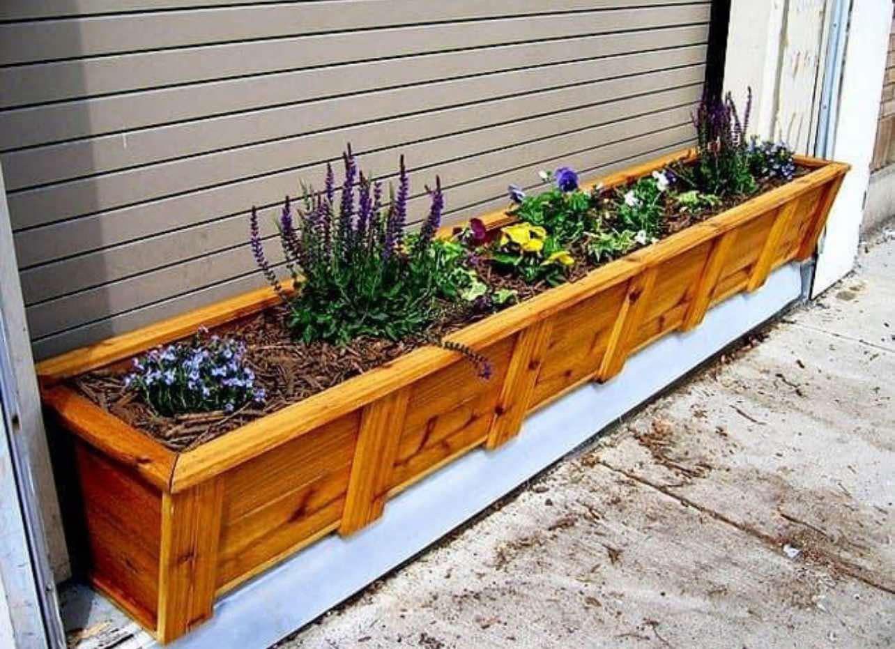 Custom deck balcony backyard landscaping succulent hanging planter vertical garden bed trellis cedar redwood 