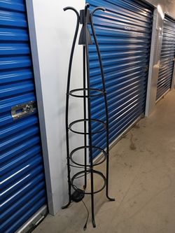 Hektar Floor Lamp With 3 Spotlights. $40.00