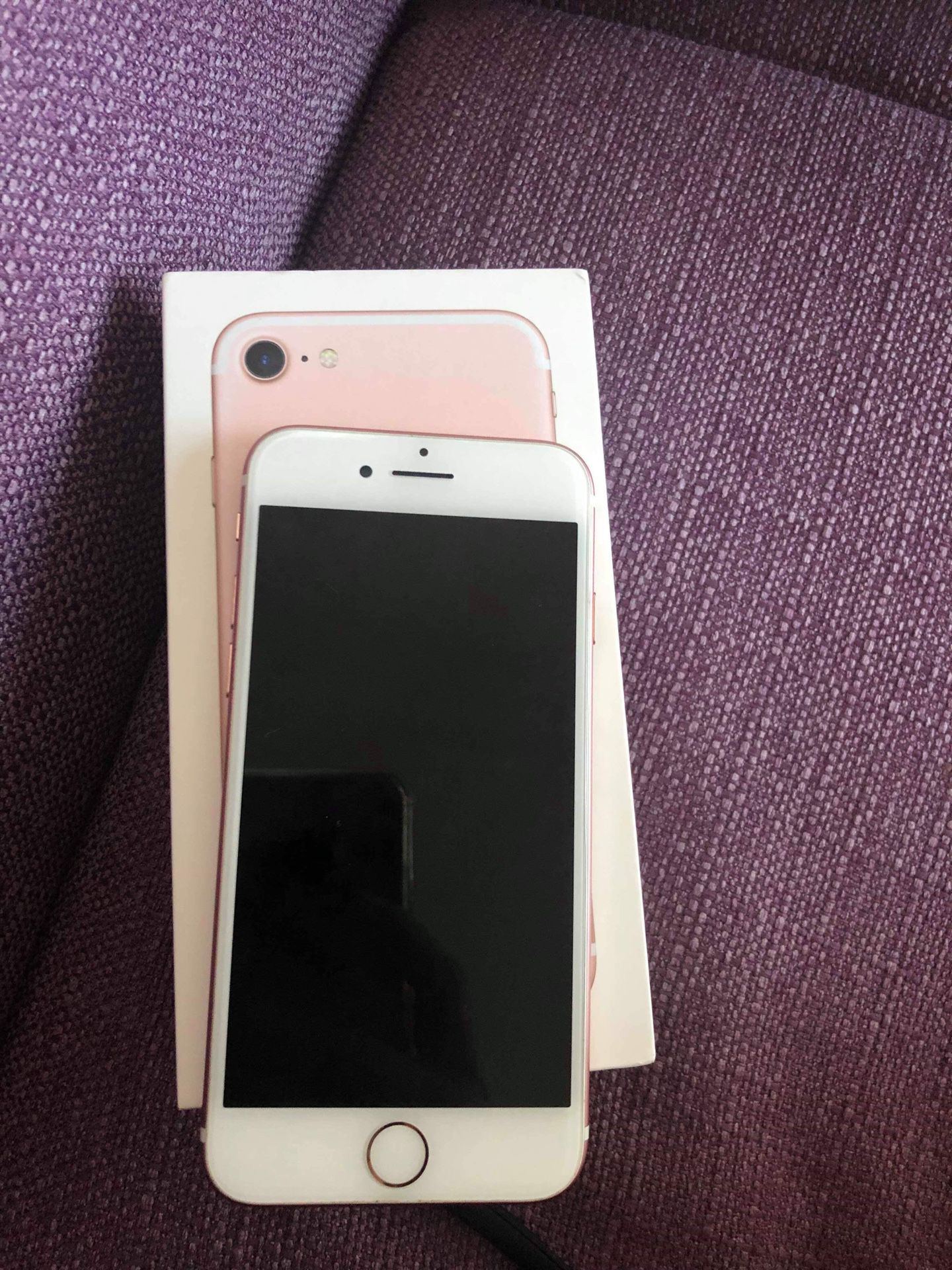 iphone 7 rose gold almost new 32gb Unlocked