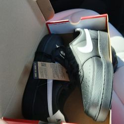 Brand New Nike Kicks(sz10.5)