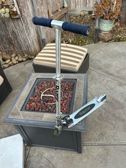 Blue Razor A folding  kick scooter