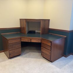 Large Executive Desk