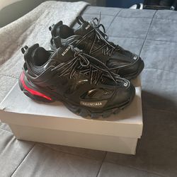 Balenciaga track LED sneaker ‘Black’ Men’s Size 43 EUROyy