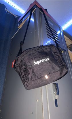 Supreme shoulder bag