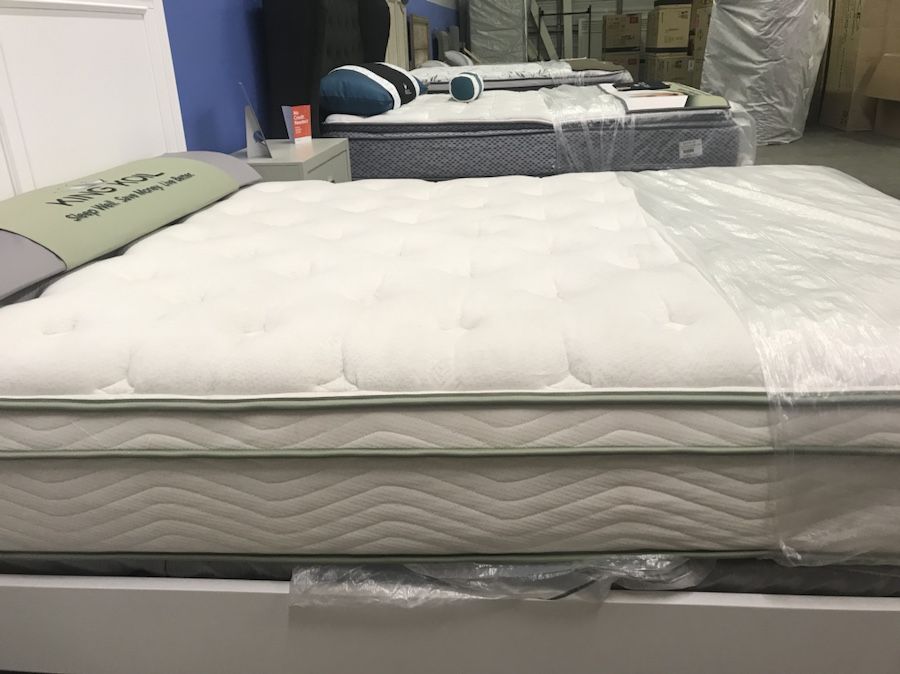 World Luxury King Koil Eurotop Model Display Mattress