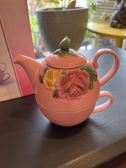 Royal Albert Two In One Teapot And Cup Pink