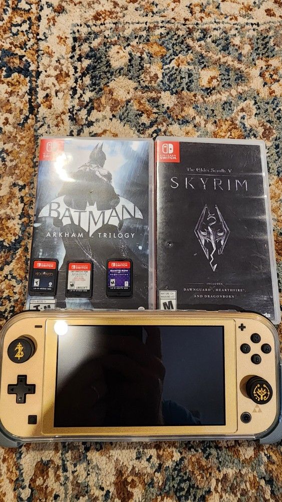 Switch Lite Hyrule Edition With Games