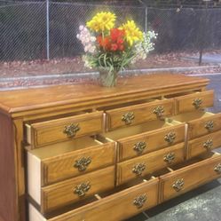 American Signature Solid Wood Long Dresser With Big Drawers. Drawers Sliding Smoothly. Delivery Available. Se Habla Español 