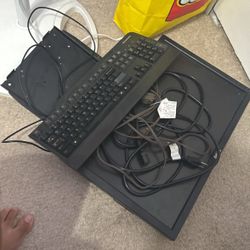 Monitor With Keyboard