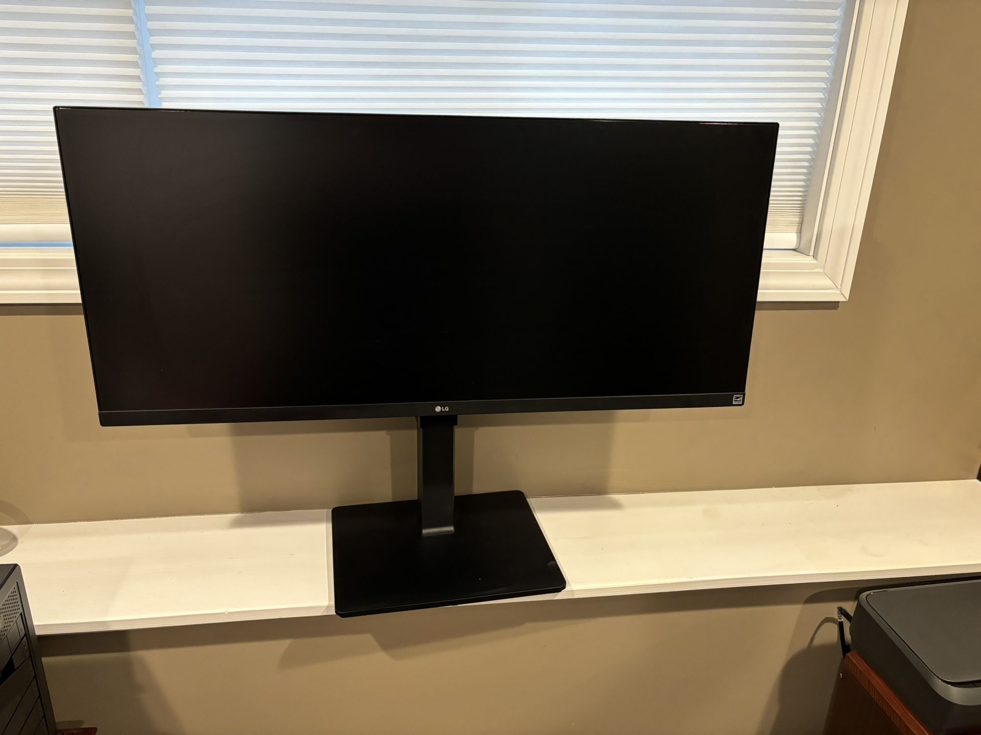 Lg 34” Monitor
