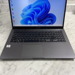 Laptop Asus 15.6” Display 