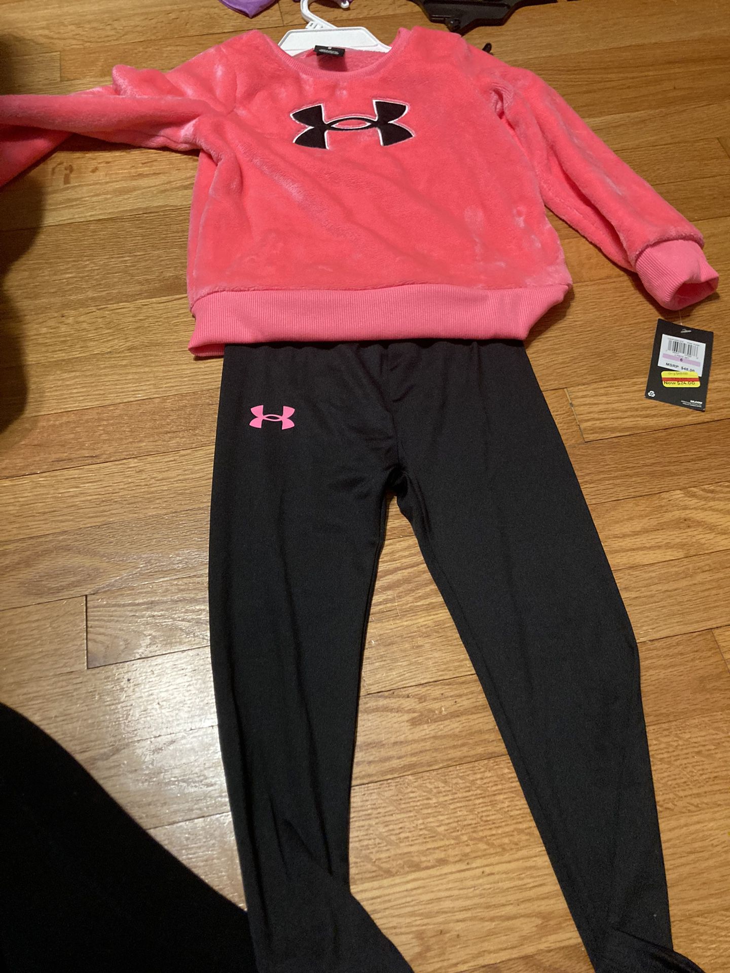 Girl Outfit Under Armour  Size 6
