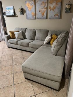 DELIVERY AVAILABLE 🚛. Beautiful Beige Sectional Couch from Ashley Furniture